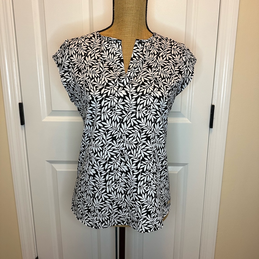 Ivanka Trump Black and White Leaf Print Blouse size XS